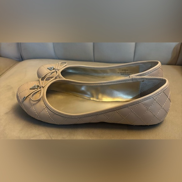 Guess flats - Picture 6 of 8